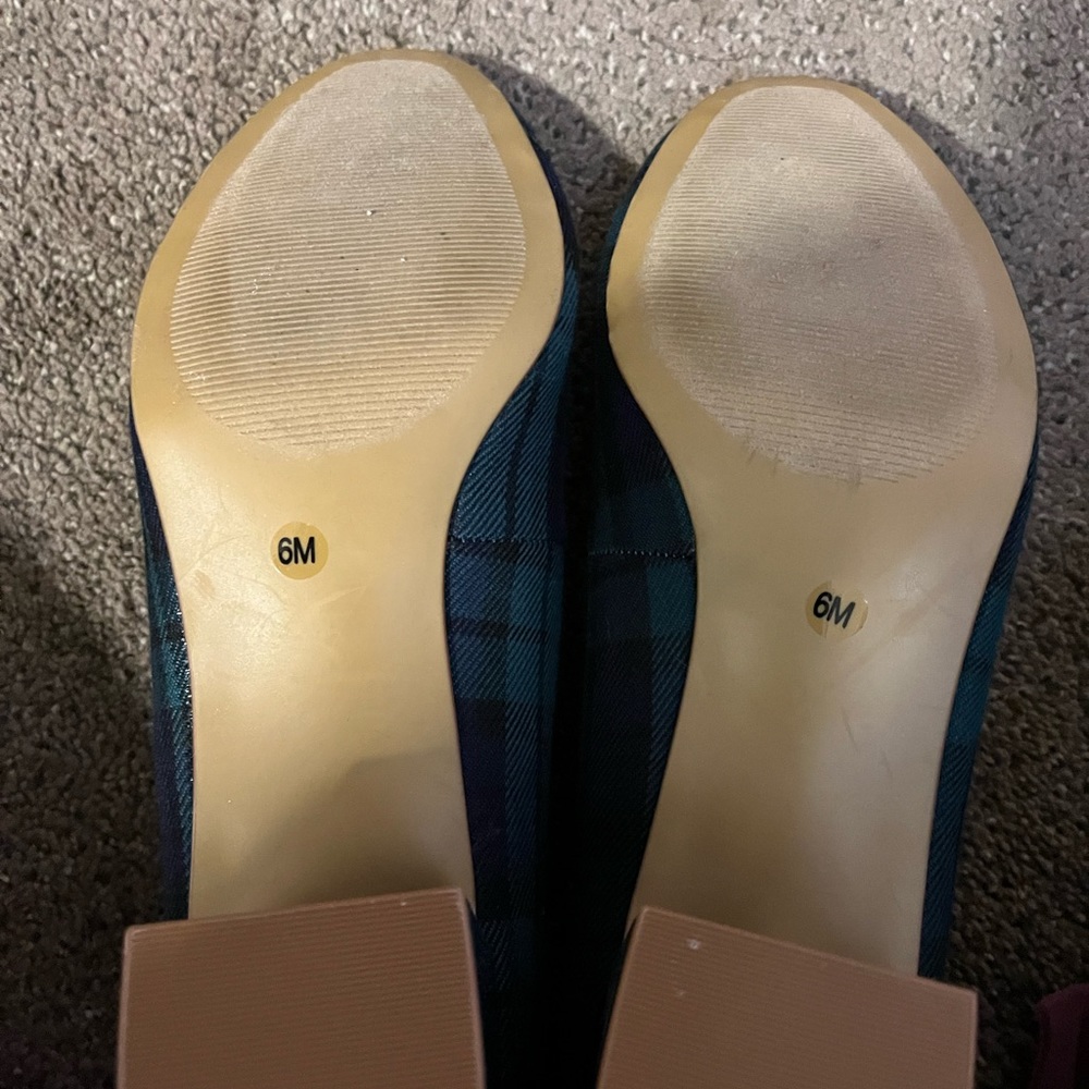 Blue and green plaid pump - Picture 6 of 6